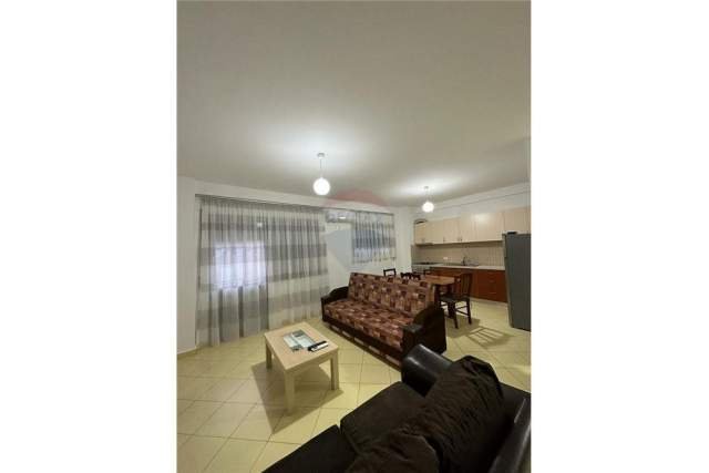 Tirane, jepet me qera apartament 2+1 Kati 4, 130 m² 350 Euro (Kopshti Botanik)