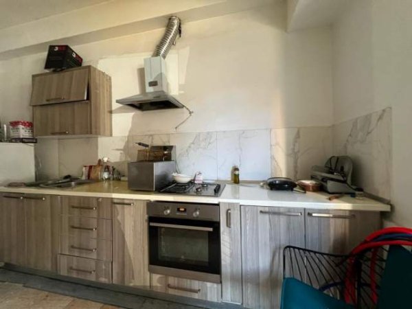 Tirane, shes lokal Kati 0, 240 m² 45.000 Euro (Bulevardi Bajram Curri)