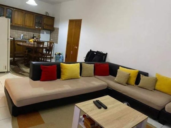 Tirane, shitet apartament 1+1+BLK Kati 3, 71 m² 95.000 Euro (Xhamllik)