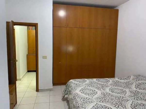 Tirane, shitet apartament 1+1+BLK Kati 3, 71 m² 95.000 Euro (Xhamllik)