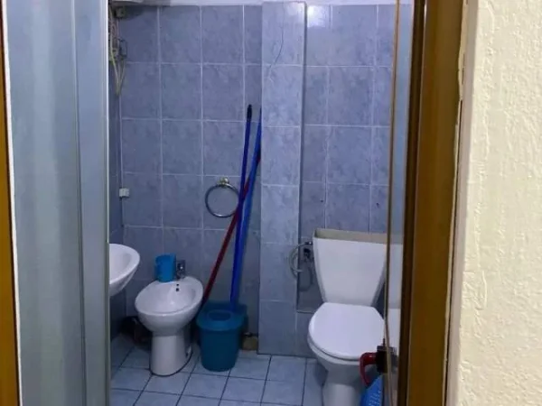 Tirane, shitet apartament 1+1+BLK Kati 3, 71 m² 95.000 Euro (Xhamllik)