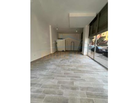 Tirane, shitet ambjent biznesi Kati 0, 52 m² 180.000 Euro (YZBERISHT)