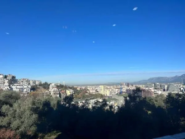 Tirane, shitet apartament duplex 2+1+BLK Kati 0, 100 m² 200.000 Euro (Kopshti Zoologjik)