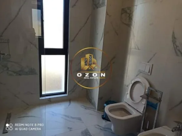 Tirane, jepet me qera apartament 2+1 Kati 2, 115 m² 800 Euro (Rruga e Dibres)