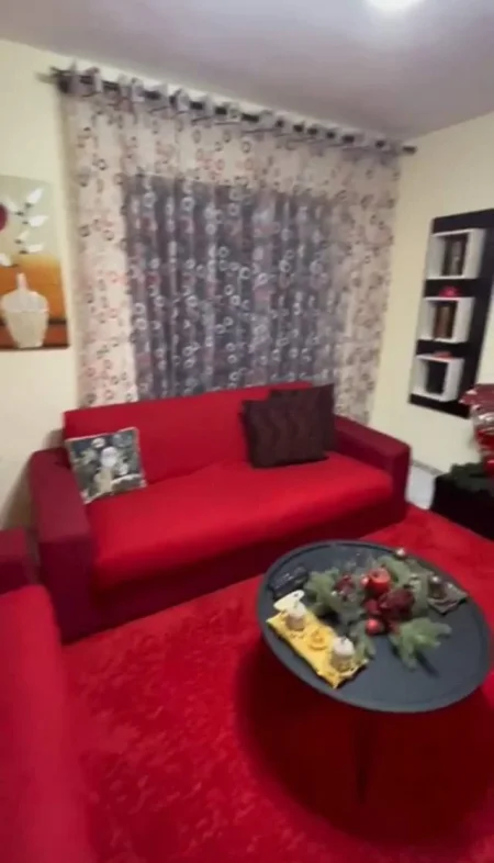 Tirane, jepet me qera apartament 2+1 Kati 2, 80 m² 50.000 Leke (Stadiumi Dinamo, rruga grigor heba)