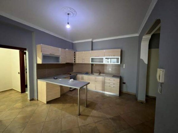 Shqiperi, shes 2+1+BLK Kati 8, 117 m² 130.000 Euro (Bulevardi Ismail Qemali ,prane Raiffaisen Bank)