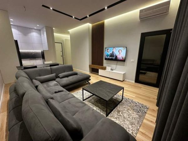 Tirane, jepet me qera apartament 1+1+BLK Kati 6, 70 m² 650 Euro (Square21_Arlis)