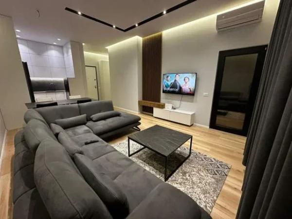 Tirane, jepet me qera apartament 1+1+BLK Kati 6, 70 m² 650 Euro (Square21_Arlis)