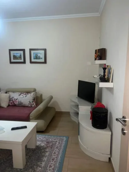 Tirane, jepet me qera apartament 2+1+BLK Kati 3, 85 m² 550 Euro (Rruga fortuzi)