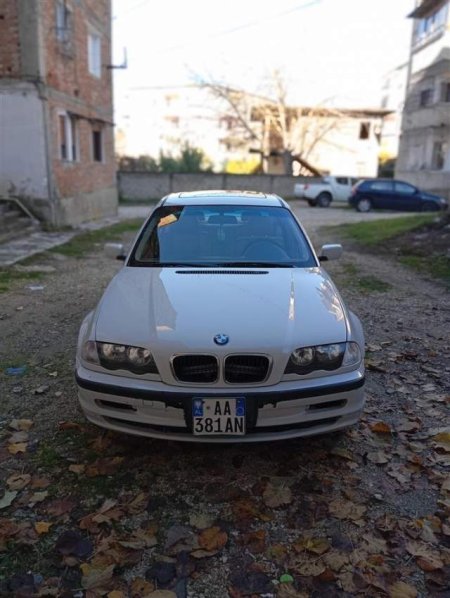 Berat, shes makine BMW 323I Viti 2000, 3.500 Euro