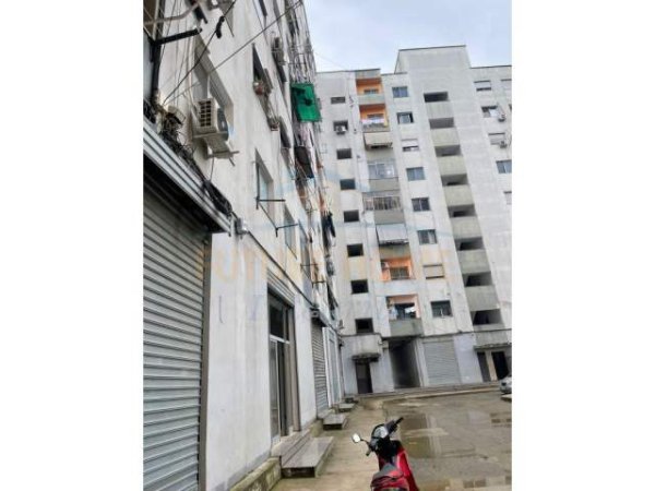 Tirane, shitet dyqan Kati 0, 41 m² 45.000 Euro (Misto Mame)