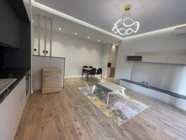Tirane, jepet me qera apartament 1+1 Kati 1, 60 m² 800 Euro (Kompleksi Delijorgji)