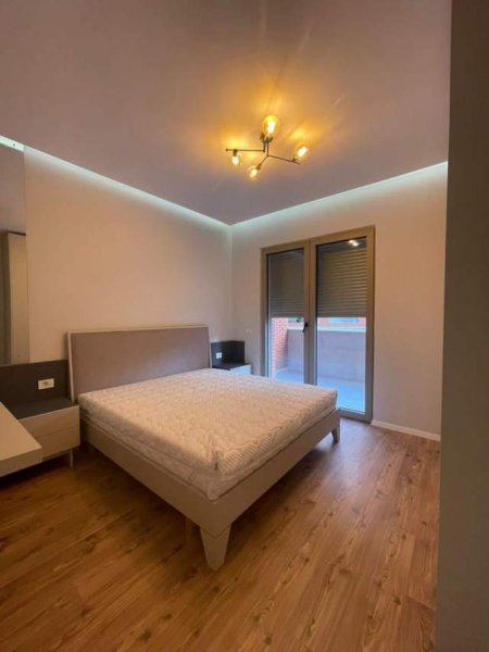 Tirane, jepet me qera apartament 1+1 Kati 1, 60 m² 800 Euro (Kompleksi Delijorgji)