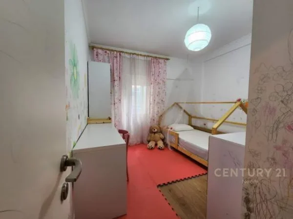 Tirane, jepet me qera apartament 2+1 Kati 1, 86 m² 650 Euro (Kopeshti Botanik)