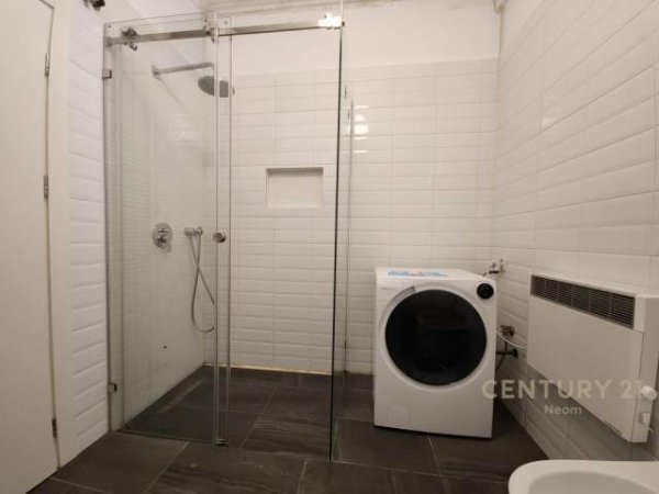 Tirane, jepet me qera apartament 2+1 Kati 1, 86 m² 650 Euro (Kopeshti Botanik)