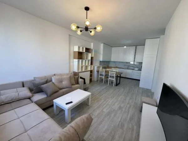 Tirane, jepet me qera apartament 2+1+BLK Kati 9, 110 m² 450 Euro (Grand Gallery)