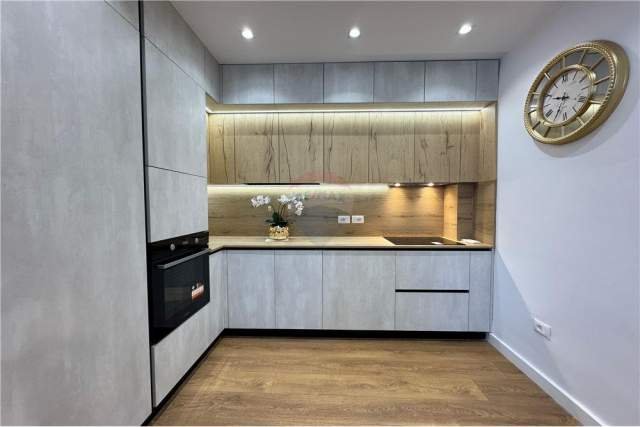 Tirane, shitet apartament 2+1 Kati 5, 71 m² 250.000 Euro (Super apartament 2+1 luksoz tek Stadium)