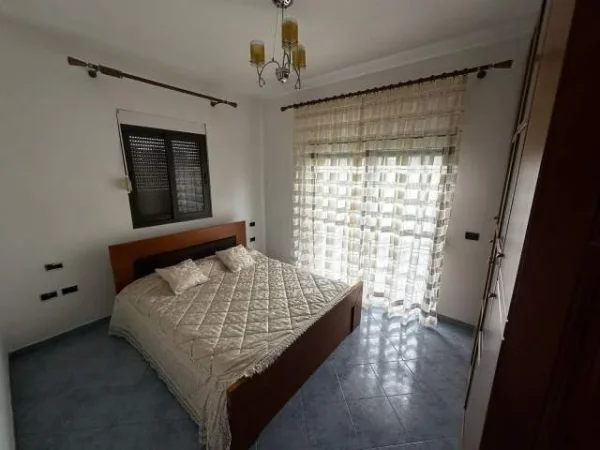 Tirane, jepet me qera Vile 2+1+BLK Kati 3, 100 m² 470 Euro (bulevardi ri)