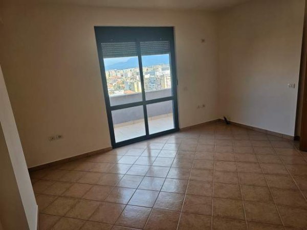 Tirane, shitet apartament 1+1+BLK Kati 12, 70 m² 121.000 Euro (Kompleksi Delijorgji)