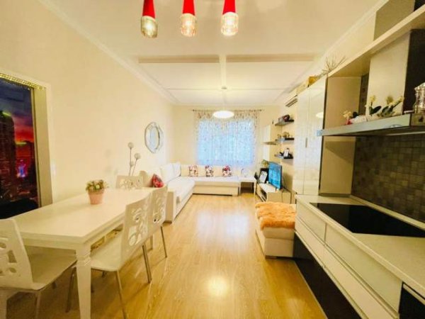 Tirane, shitet apartament 2+1 78 m² 170.000 Euro prane Viles Gold