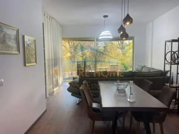 Tirane, jepet me qera apartament 2+1 Kati 3, 100 m² 1.500 Euro (Prane Stadiumit Air Albania)