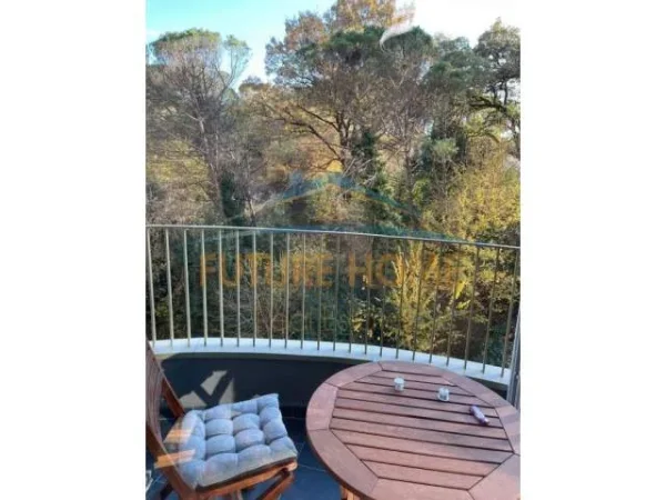 Tirane, jepet me qera apartament 2+1 Kati 3, 100 m² 1.500 Euro (Prane Stadiumit Air Albania)