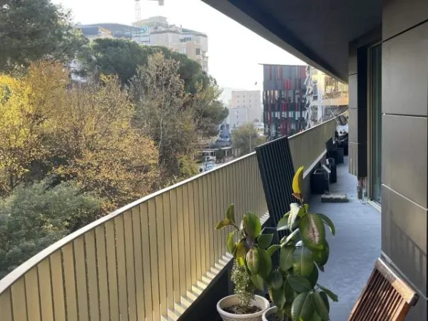 Tirane, jepet me qera apartament 2+1 Kati 3, 100 m² 1.500 Euro (Dervish Hima. Pran Stadiumit)