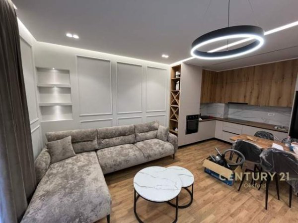 Tirane, jepet me qera apartament 1+1+BLK Kati 10, 70 m² 550 Euro (Ish Fusha Aviacionit)