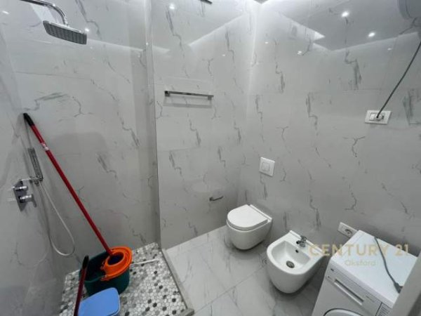 Tirane, jepet me qera apartament 1+1+BLK Kati 10, 70 m² 550 Euro (Ish Fusha Aviacionit)