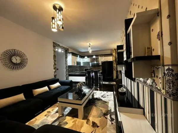 Tirane, jepet me qera apartament 3+1+BLK Kati 2, 107 m² 750 Euro (bulevardi i ri)