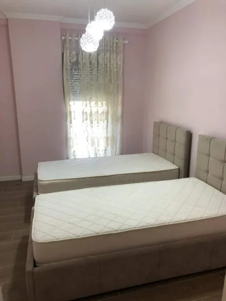 Tirane, jepet me qera apartament 2+1+BLK Kati 2, 80 m² 400 Euro