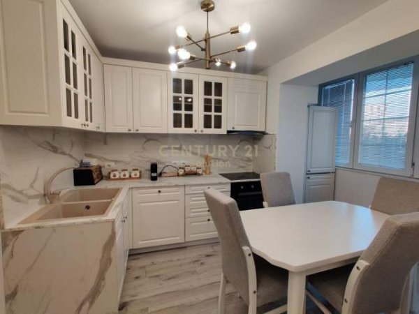 Tirane, jepet me qera apartament 2+1 Kati 2, 66 m² 650 Euro (Mine Peza)