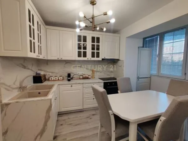 Tirane, jepet me qera apartament 2+1 Kati 2, 66 m² 650 Euro (Mine Peza)