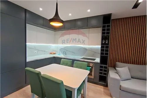 Tirane, shitet apartament 1+1 Kati 8, 67 m² 125.000 Euro (Don Bosco)