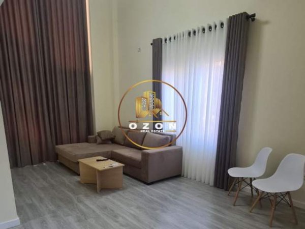 Tirane, jepet me qera apartament duplex 2+1 Kati 3, 80 m² 600 Euro (LIQENI I THATE)