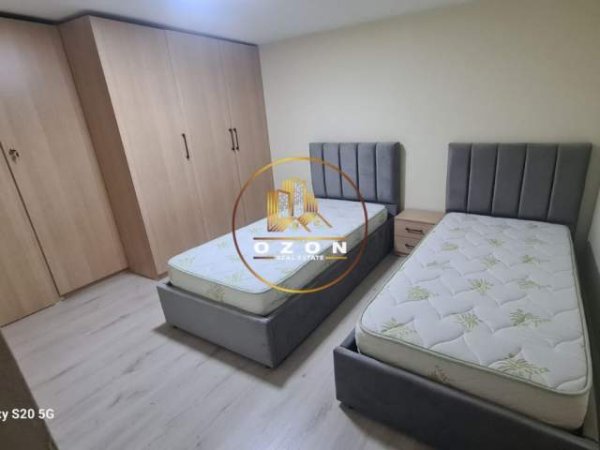 Tirane, jepet me qera apartament duplex 2+1 Kati 3, 80 m² 600 Euro (LIQENI I THATE)