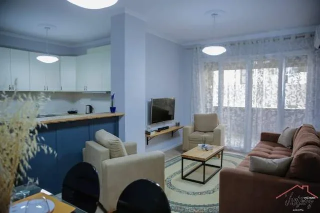 Tirane, jepet me qera apartament 2+1 Kati 3, 120 m² 650 Euro (Kopshti Zoologjik, Tiranë, Shqipëri)