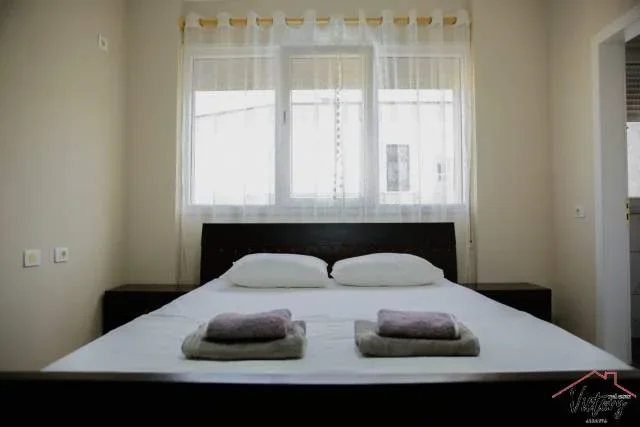 Tirane, jepet me qera apartament 2+1 Kati 3, 120 m² 650 Euro (Kopshti Zoologjik, Tiranë, Shqipëri)