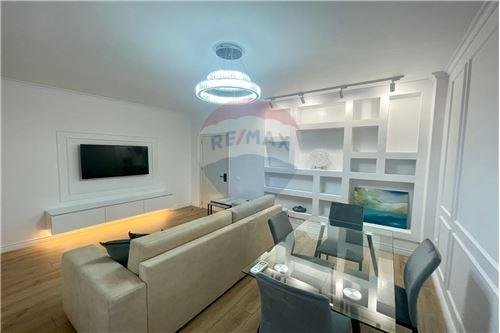 Tirane, shitet apartament 3+1 Kati 5, 80 m² 750 Euro (Myslym shyri)