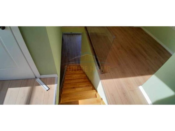 Tirane, shes apartament Duplex Kati 4, 85 m² 190.000 Euro (fresk)