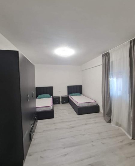 Tirane, jepet me qera apartament 2+1+BLK Kati 2, 95 m² 1.200 Euro (Rruga Ibrahim Rugova)