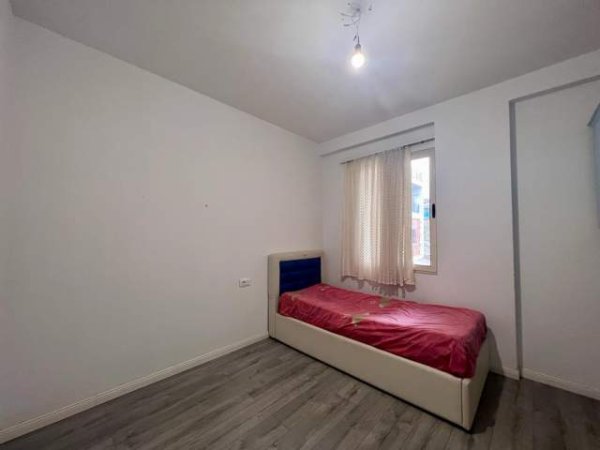 Tirane, jepet me qera apartament 2+1+BLK Kati 2, 103 m² 300 Euro (tom doshi)