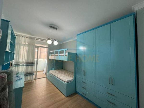 Tirane, jepet me qera apartament 2+1 Kati 2, 120 m² 850 Euro (Komuna e Parisit)