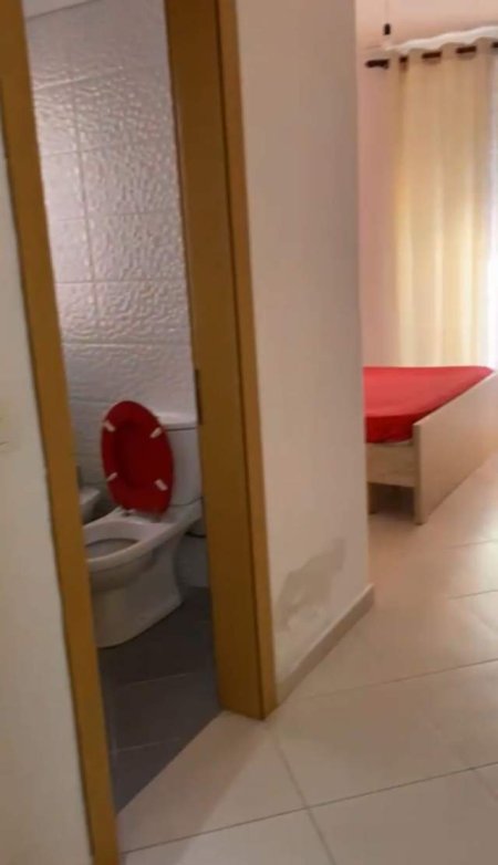 Tirane, jepet me qera apartament 2+1+BLK Kati 3, 100 m² 450 Euro (mbikalimi i komunes,rruga rrexhep Pinari)