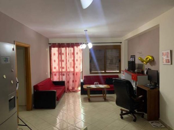 Tirane, jepet me qera apartament 2+1+BLK Kati 4, 111 m² 400 Euro (Rruga: Dionis Filozofi)