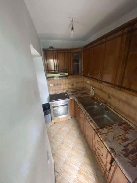 Tirane, jepet me qera apartament 1+1+BLK Kati 2, 70 m² 40.000 Leke (rruga bardhyl ,prane universitetit te mjekesise)