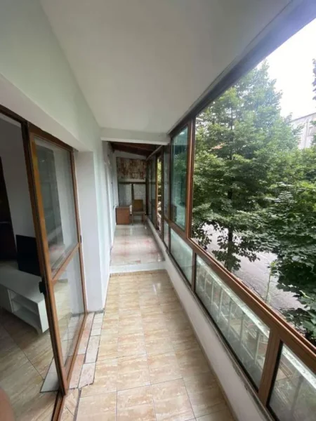 Tirane, jepet me qera apartament 1+1+BLK Kati 2, 70 m² 40.000 Leke (rruga bardhyl ,prane universitetit te mjekesise)