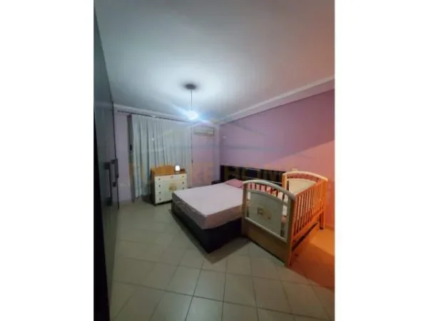 Tirane, jepet me qera apartament 2+1+A+BLK Kati 3, 101 m² 350 Euro (shefqet kuka)