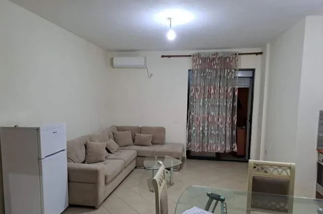 Tirane, jepet me qera apartament 1+1+BLK Kati 4, 65 m² 390 Euro (Kodra e Diellit)