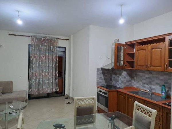 Tirane, jepet me qera apartament 1+1+BLK Kati 4, 65 m² 390 Euro (Kodra e Diellit)